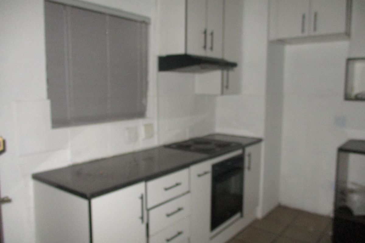 "2-Bed Apartment for sale in Central Kempton Park" - Photo 3