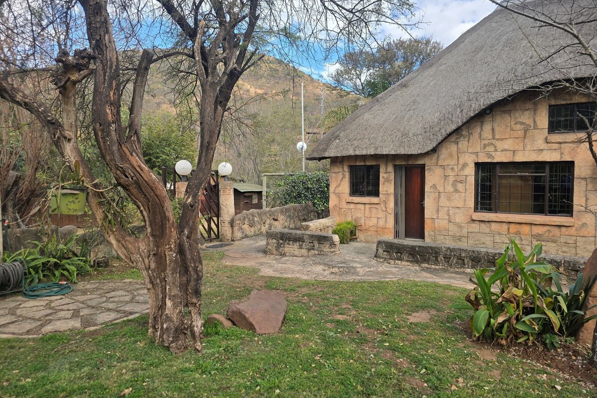 Furnished Family Home in Presidentsrus - Mountain Valley Retreat on the Banks of the Olifants River - Photo 3
