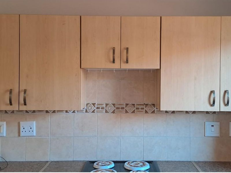 2 Bedroom Charming Retirement village in the heart of Montana - Photo 10