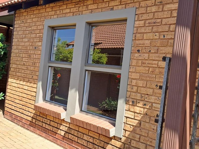 2 Bedroom Charming Retirement village in the heart of Montana - Photo 2