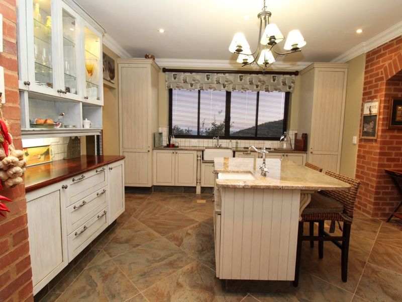 Thaba Moriri - 5 Bedroom Bushveld Elegance with spectacular views - PET FRIENDLY - Photo 5