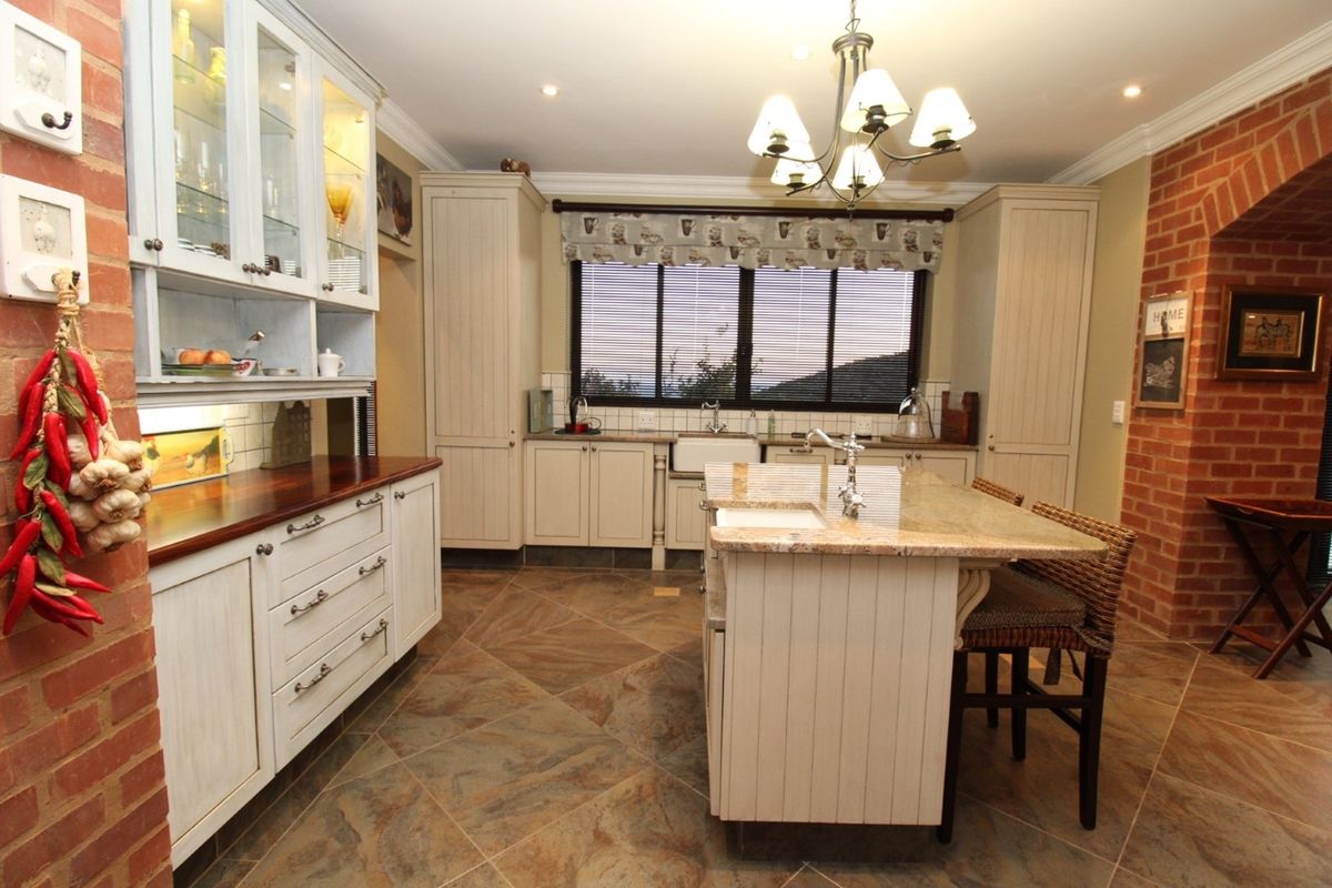 Thaba Moriri - 5 Bedroom Bushveld Elegance with spectacular views - PET FRIENDLY - Photo 5