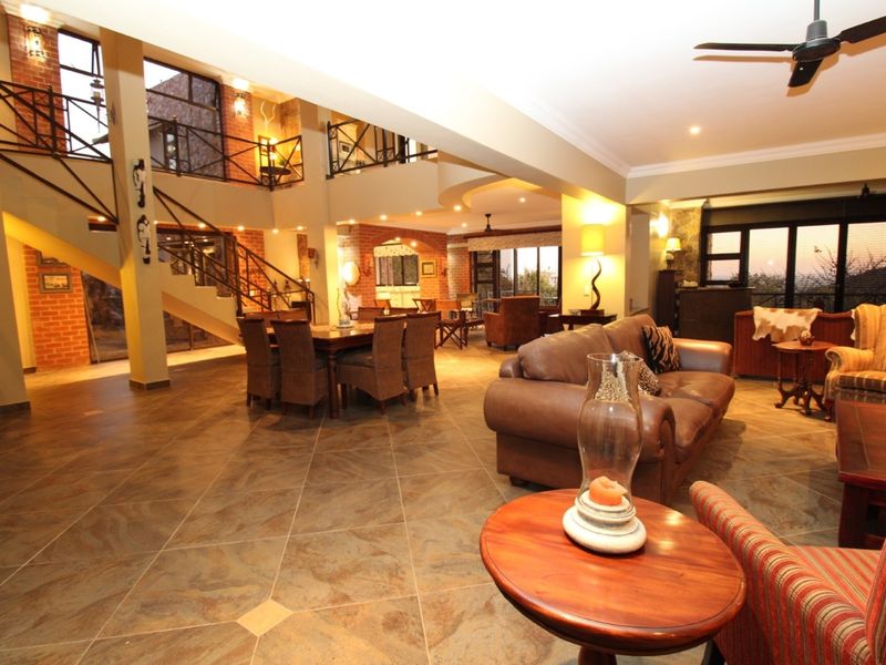 Thaba Moriri - 5 Bedroom Bushveld Elegance with spectacular views - PET FRIENDLY - Photo 3