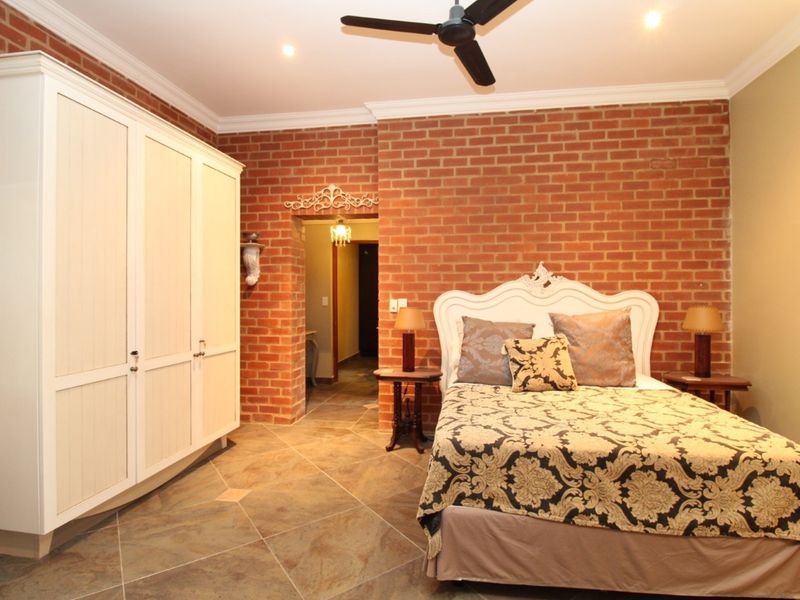 Thaba Moriri - 5 Bedroom Bushveld Elegance with spectacular views - PET FRIENDLY - Photo 8