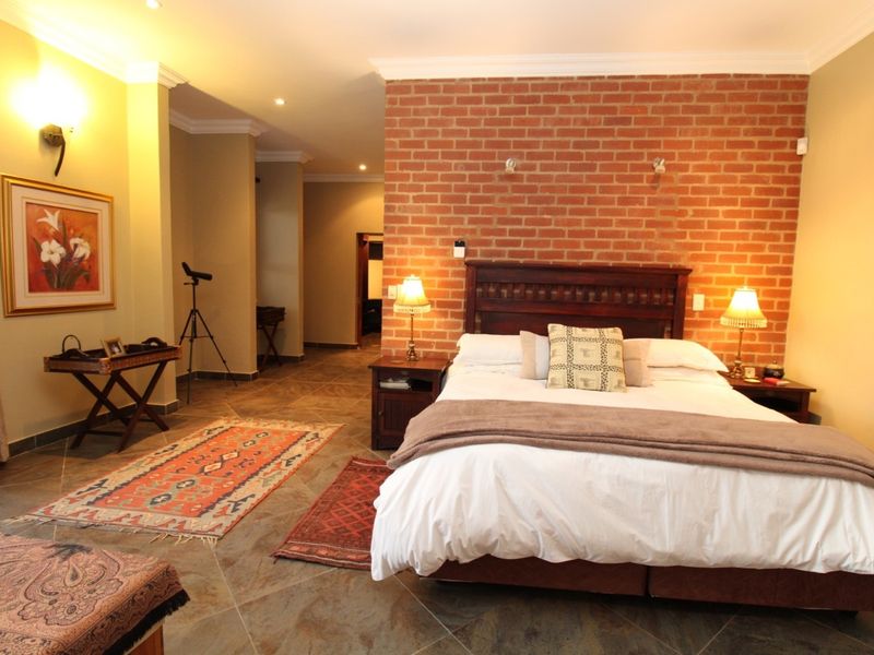 Thaba Moriri - 5 Bedroom Bushveld Elegance with spectacular views - PET FRIENDLY - Photo 6