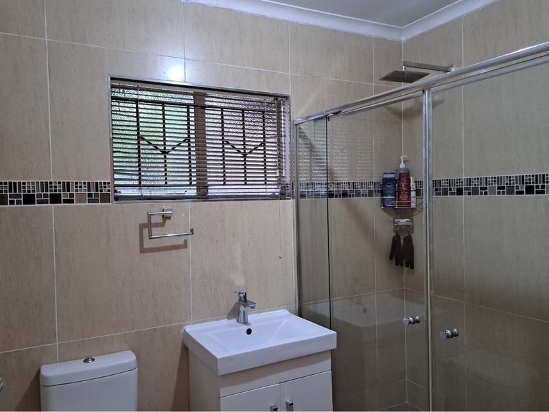 CHASE VALLEY STUNNER! - Photo 10