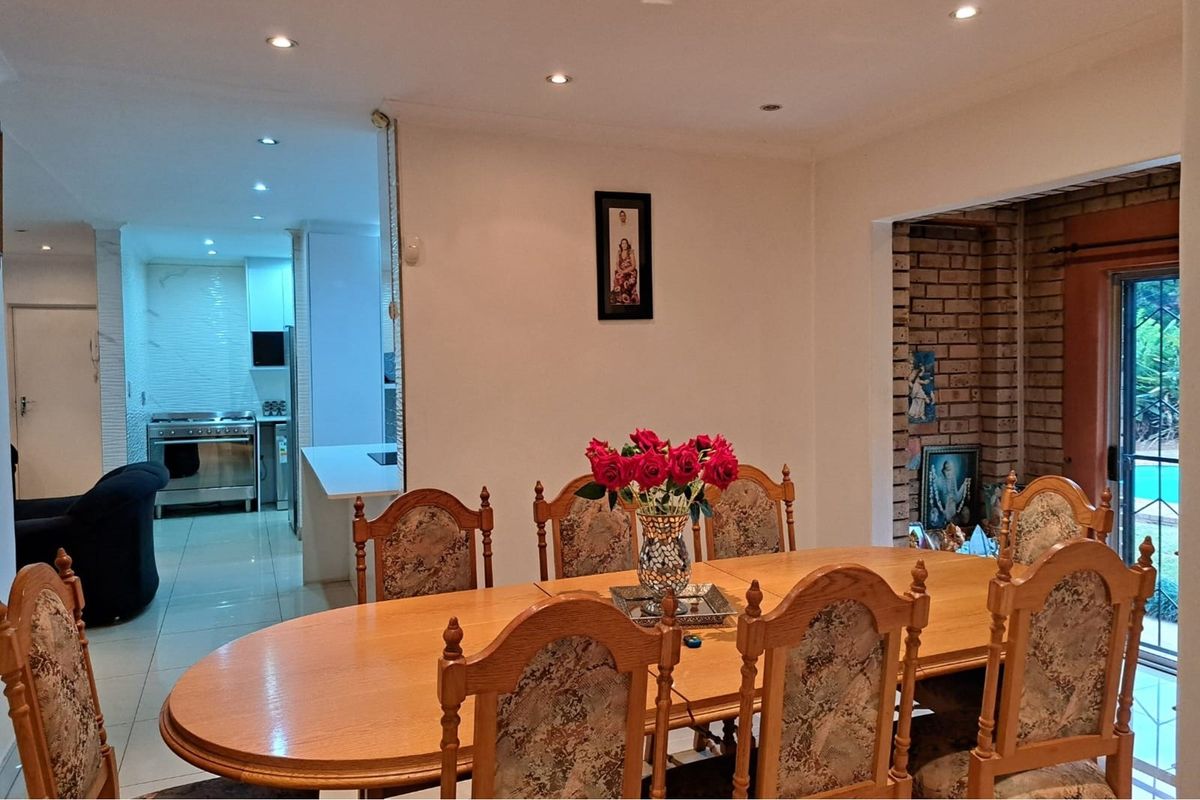 CHASE VALLEY STUNNER! - Photo 3