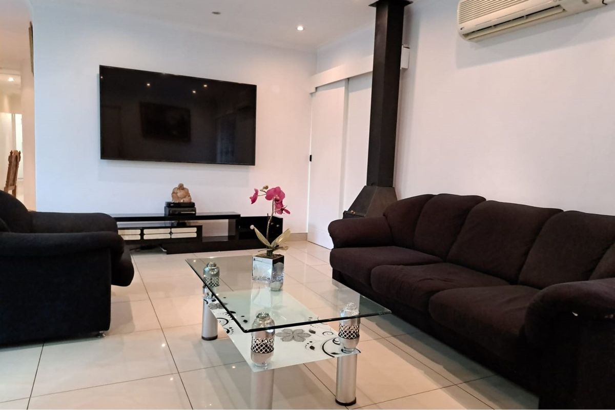 CHASE VALLEY STUNNER! - Photo 4