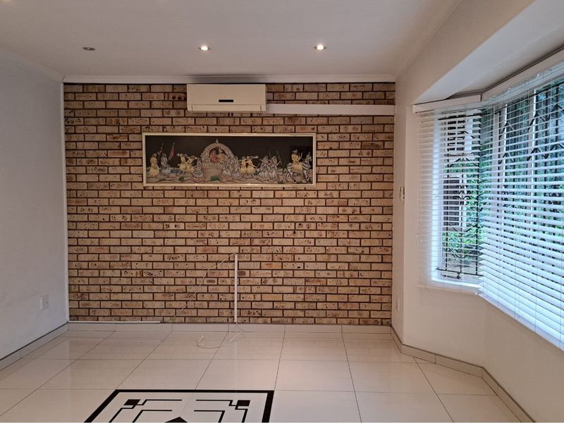 CHASE VALLEY STUNNER! - Photo 5