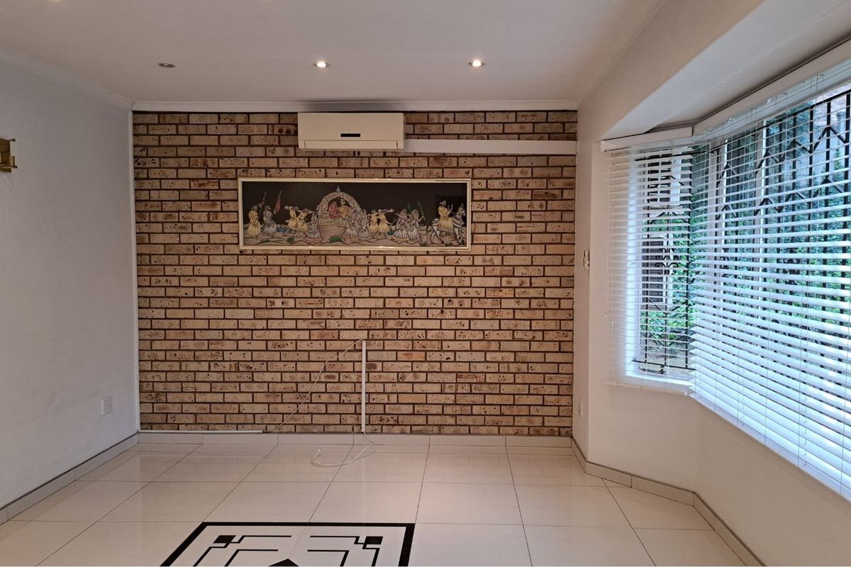 CHASE VALLEY STUNNER! - Photo 5