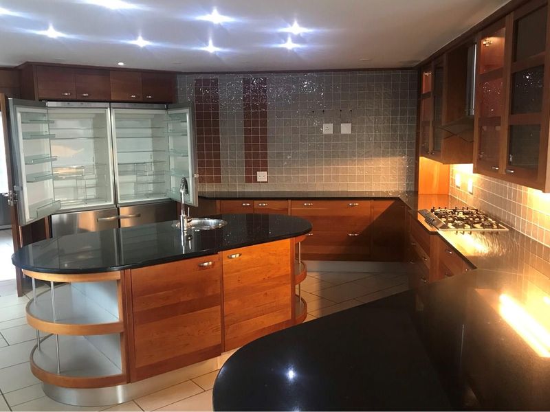 Magnificent 7 Bedroom Mansion, Woodhill Golf Estate Price Reduced - Photo 6