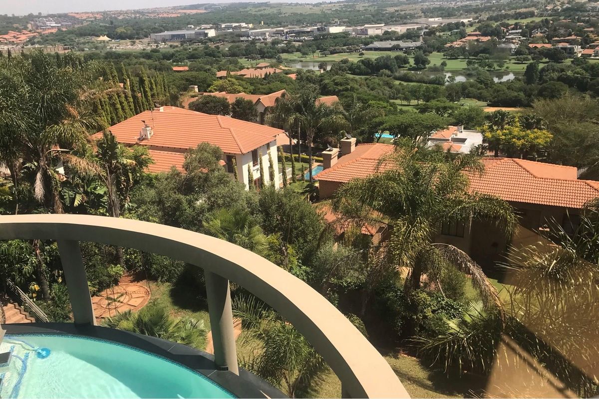 Magnificent 7 Bedroom Mansion, Woodhill Golf Estate Price Reduced - Photo 4