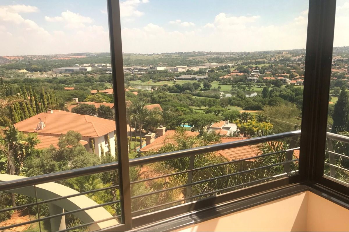 Magnificent 7 Bedroom Mansion, Woodhill Golf Estate Price Reduced - Photo 2