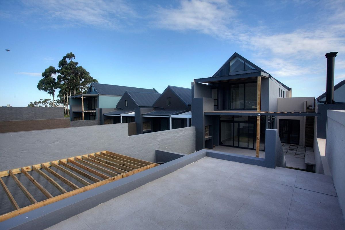 Priced to Sell: 3-Bedroom Home with Endless Potential - Photo 5