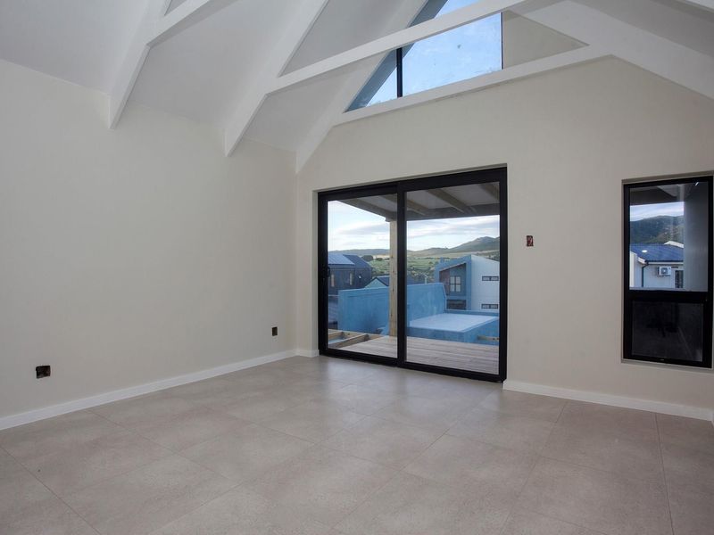 Priced to Sell: 3-Bedroom Home with Endless Potential - Photo 2