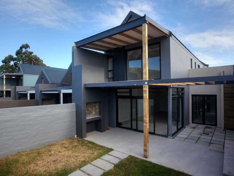 Priced to Sell: 3-Bedroom Home with Endless Potential - Photo 6