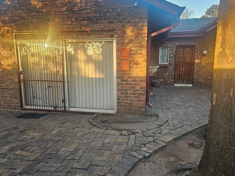 🌟 Spacious 4-Bedroom Family Home with Pool & Entertainment Area - Del judor ext 2 - Photo 4