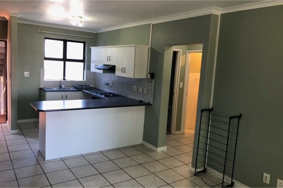 2-Bed, 2 Bathroom Apartment in Parklands for Sale - Photo 4