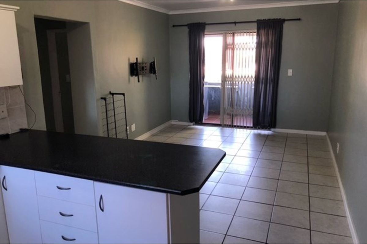 2-Bed, 2 Bathroom Apartment in Parklands for Sale - Photo 3