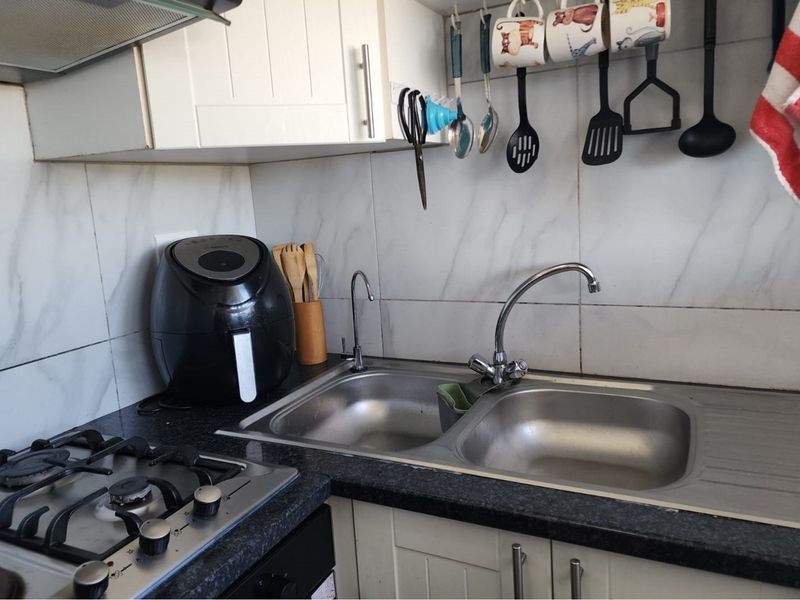 Marina Martinique Apartment with Sea Views Pool Access walking distance to beach - Photo 10