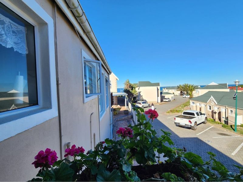 Marina Martinique Apartment with Sea Views Pool Access walking distance to beach - Photo 8