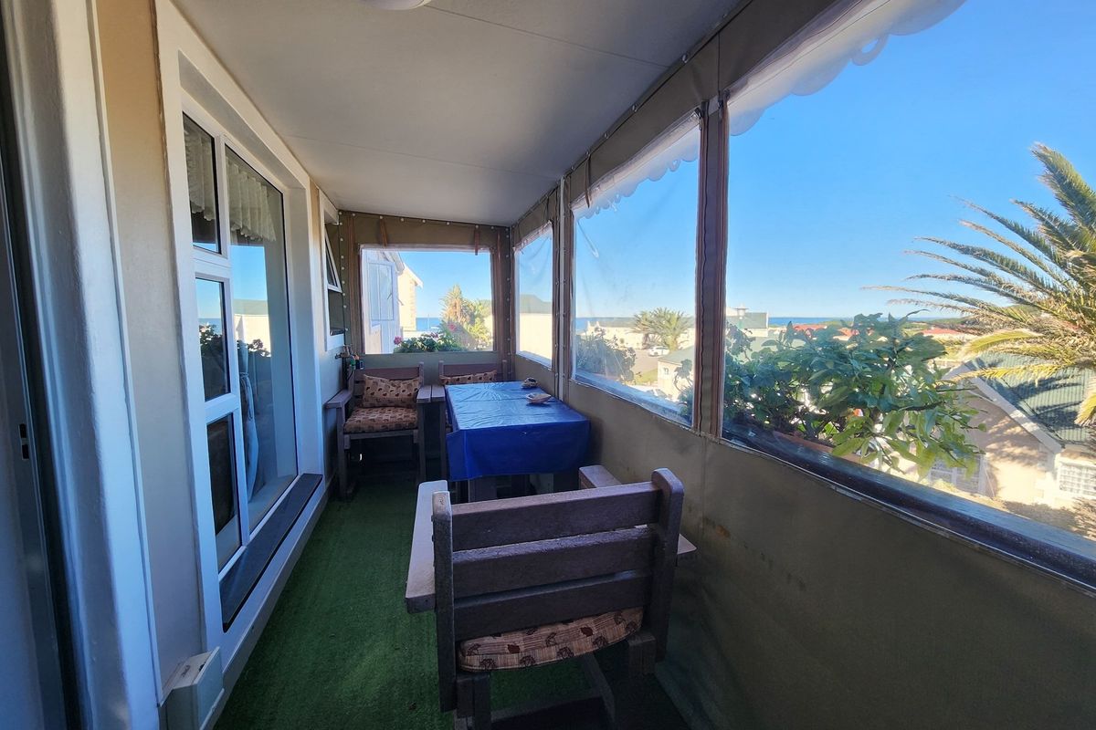 Marina Martinique Apartment with Sea Views Pool Access walking distance to beach - Photo 2