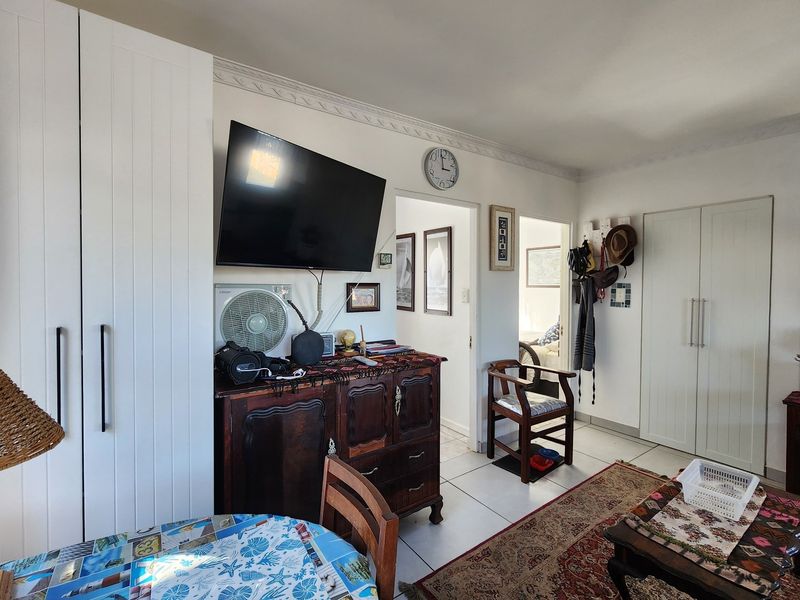 Marina Martinique Apartment with Sea Views Pool Access walking distance to beach - Photo 5