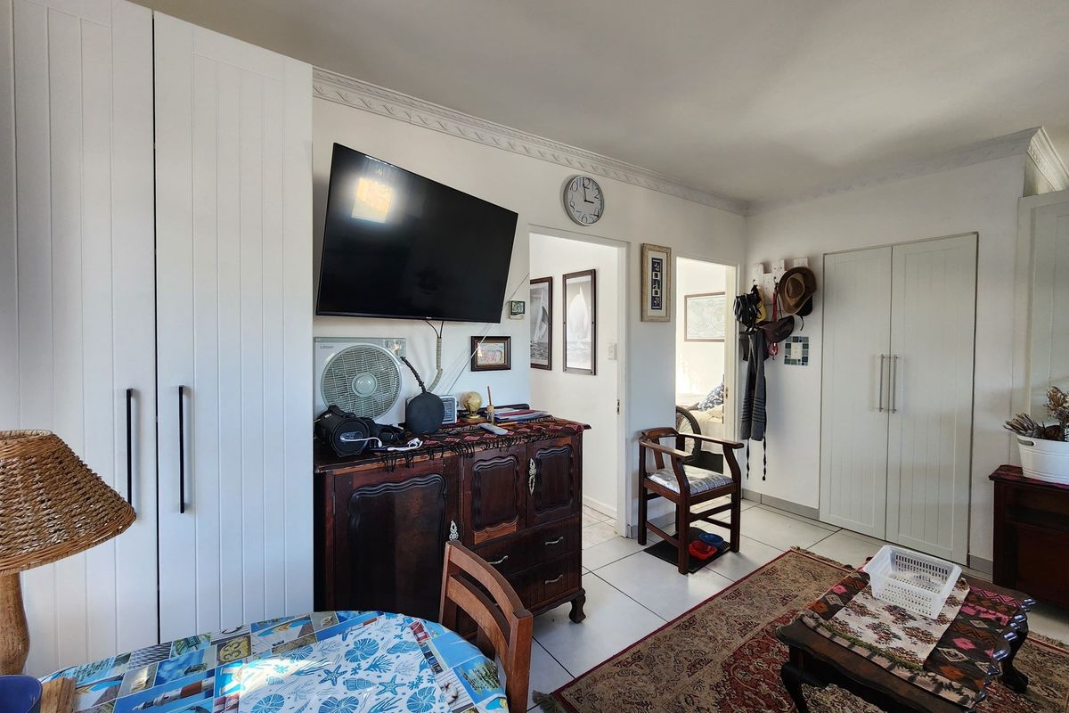 Marina Martinique Apartment with Sea Views Pool Access walking distance to beach - Photo 5