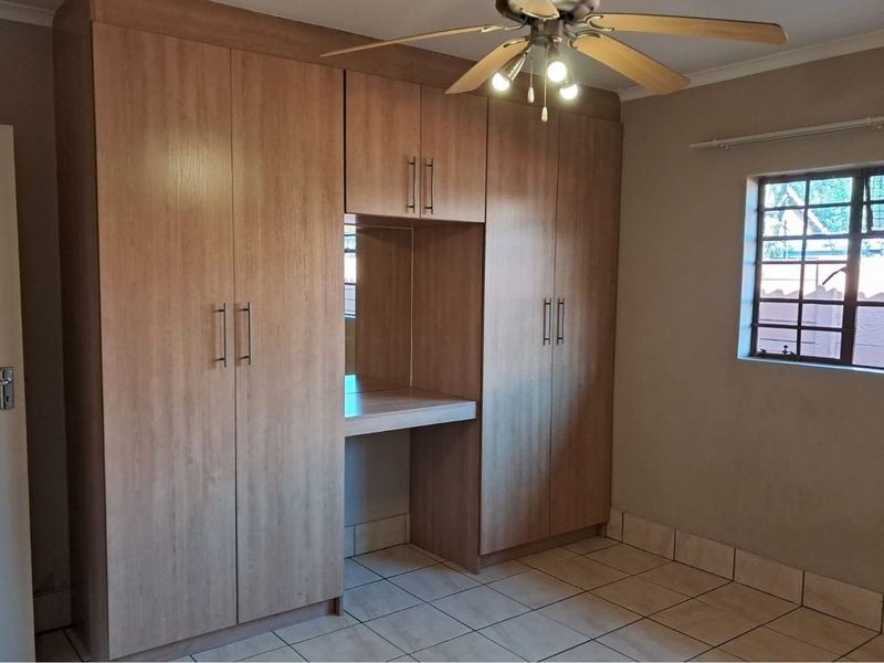 Charming 3-Bedroom Garden Flat for Rent - R8,250 | Doornpoort - Photo 6