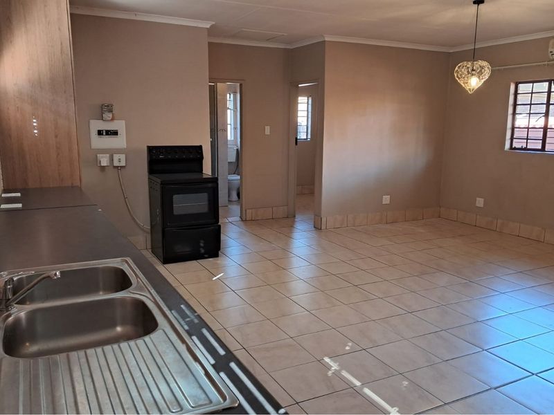 Charming 3-Bedroom Garden Flat for Rent - R8,250 | Doornpoort - Photo 1
