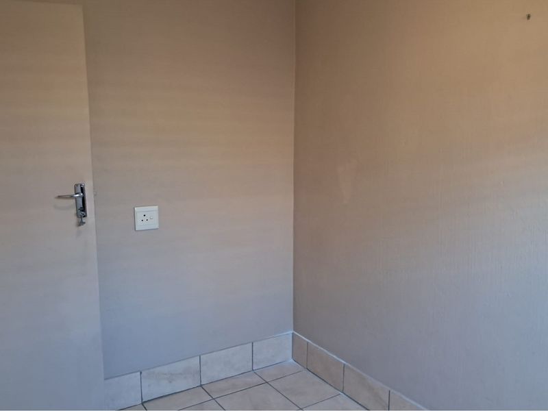 Charming 3-Bedroom Garden Flat for Rent - R8,250 | Doornpoort - Photo 8