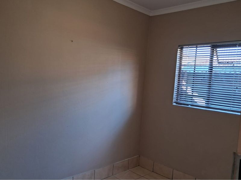Charming 3-Bedroom Garden Flat for Rent - R8,250 | Doornpoort - Photo 7