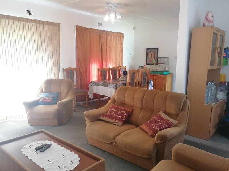 Margate. Great Location close to Golf Course - Photo 3