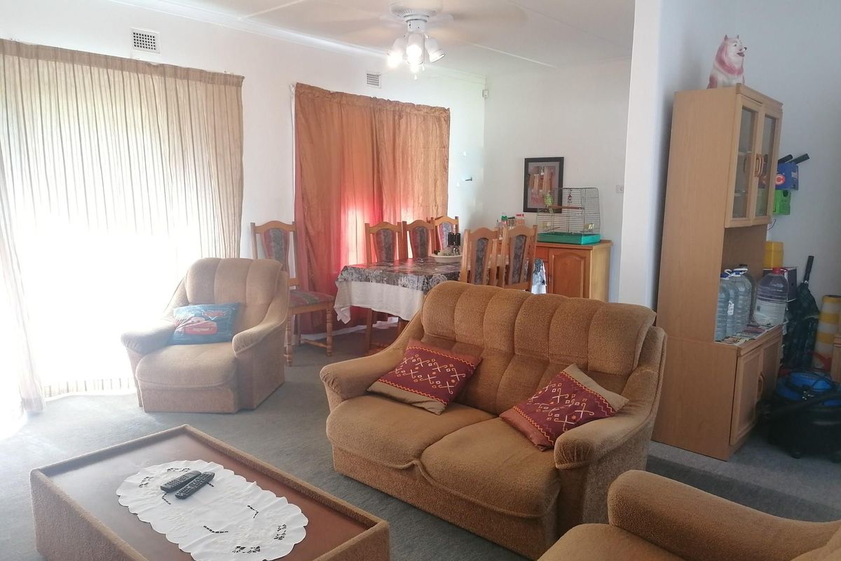 Margate. Great Location close to Golf Course - Photo 3