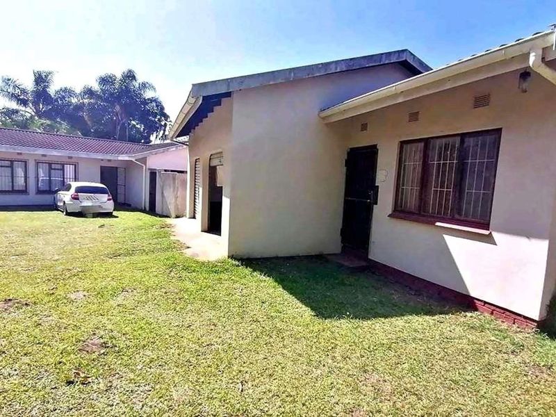 Margate. Great Location close to Golf Course - Photo 2