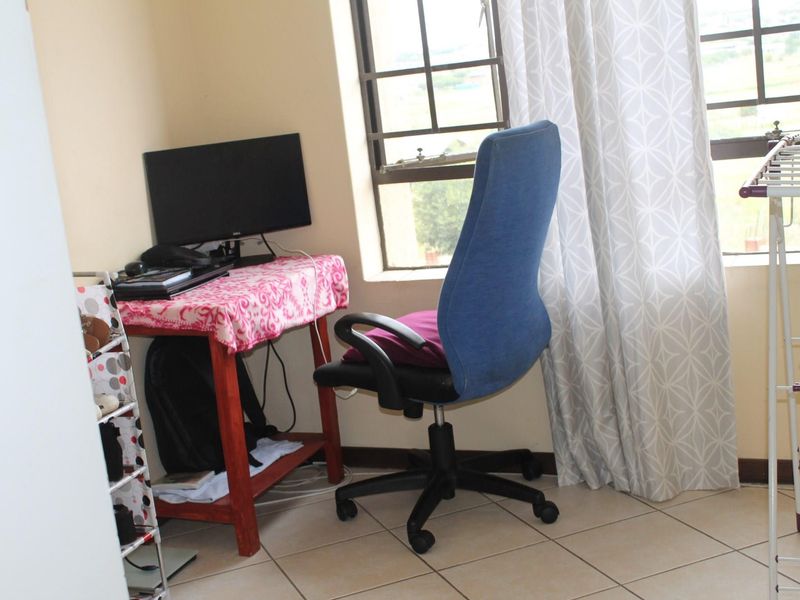 Two Bedroom Apartment For Sale - Photo 9