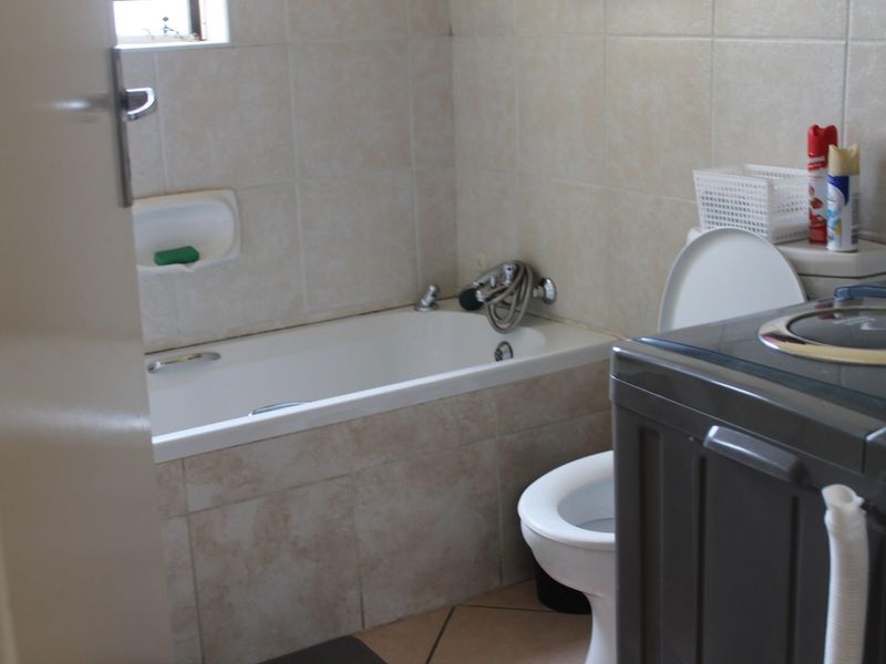 Two Bedroom Apartment For Sale - Photo 5