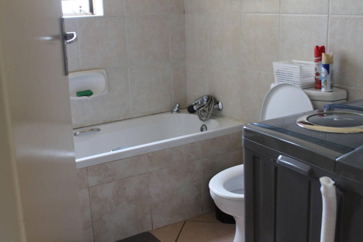 Two Bedroom Apartment For Sale - Photo 5