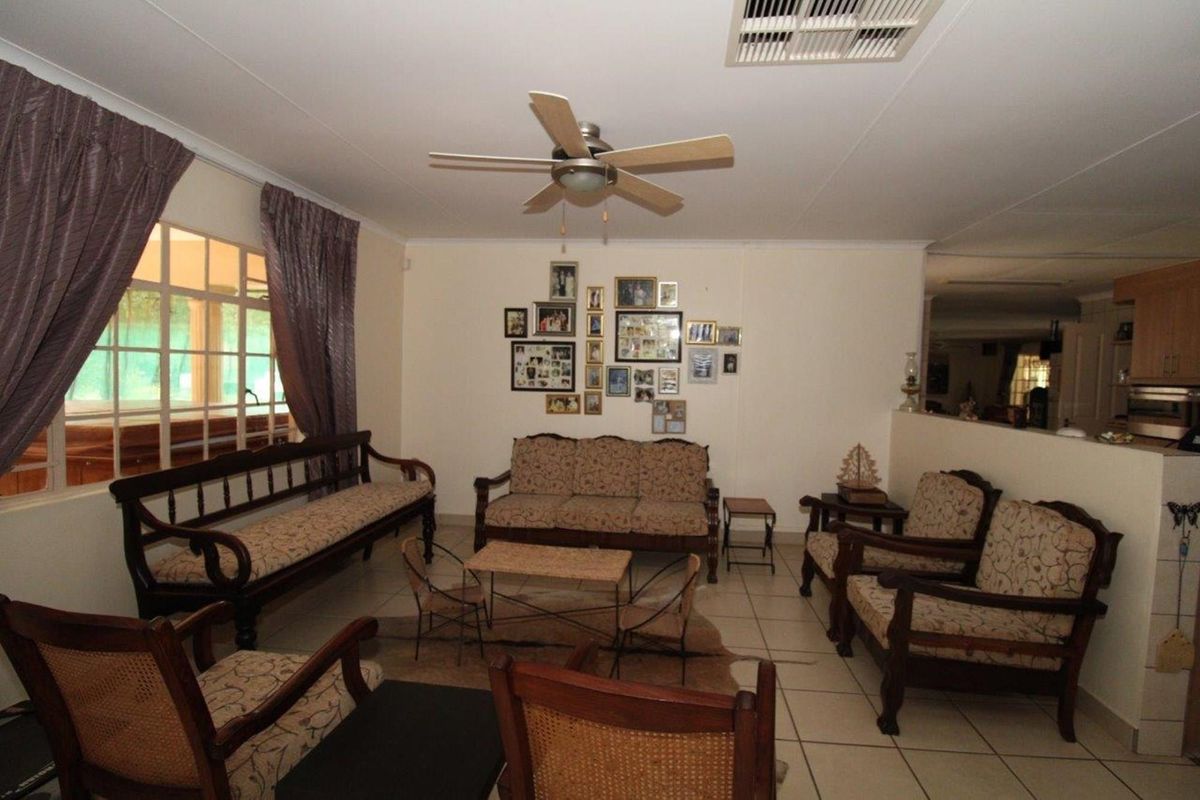 21 ha Farm near Bela-Bela with spectacular mountain views and spacious 3 bedroom manor house - Photo 5