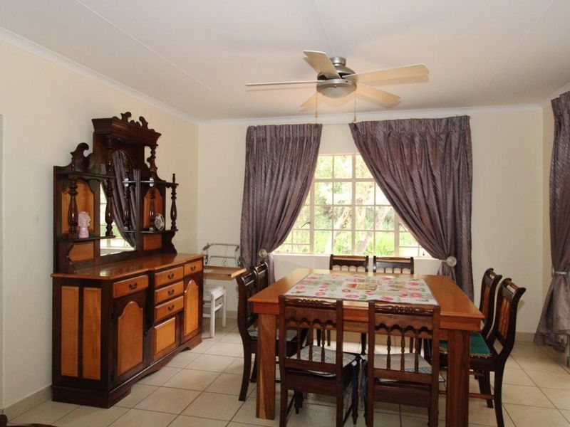 21 ha Farm near Bela-Bela with spectacular mountain views and spacious 3 bedroom manor house - Photo 7