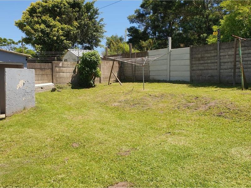 Lovely 3-bedroom home with original wooden floors in living areas and newly renovated kitchen. - Photo 7