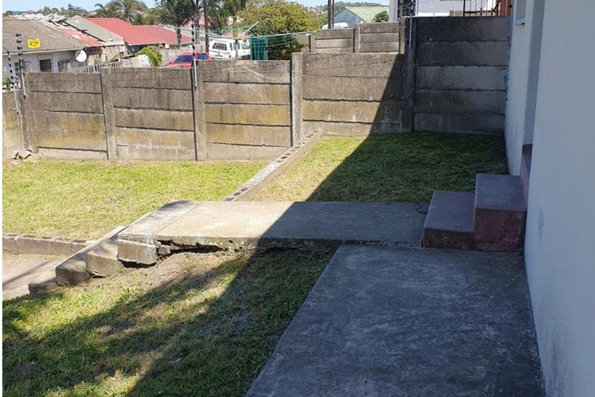 Lovely 3-bedroom home with original wooden floors in living areas and newly renovated kitchen. - Photo 3