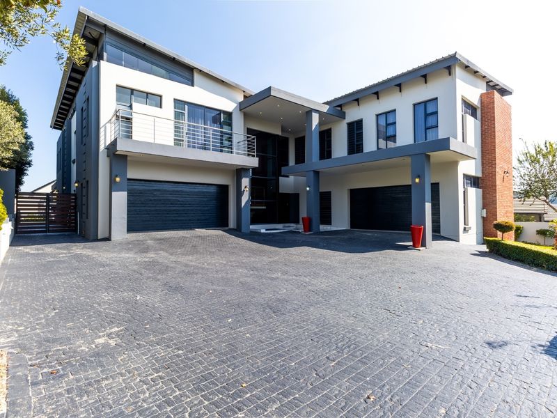 5-Bedroom Luxury Home with pool  in Copperleaf Golf Estate with Prime Fairway Views - Photo 2