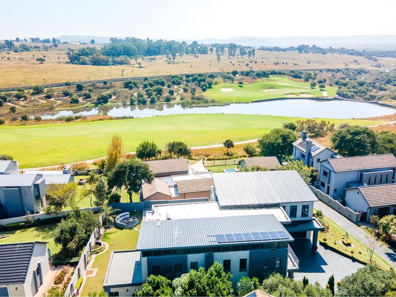 5-Bedroom Luxury Home with pool  in Copperleaf Golf Estate with Prime Fairway Views - Photo 5