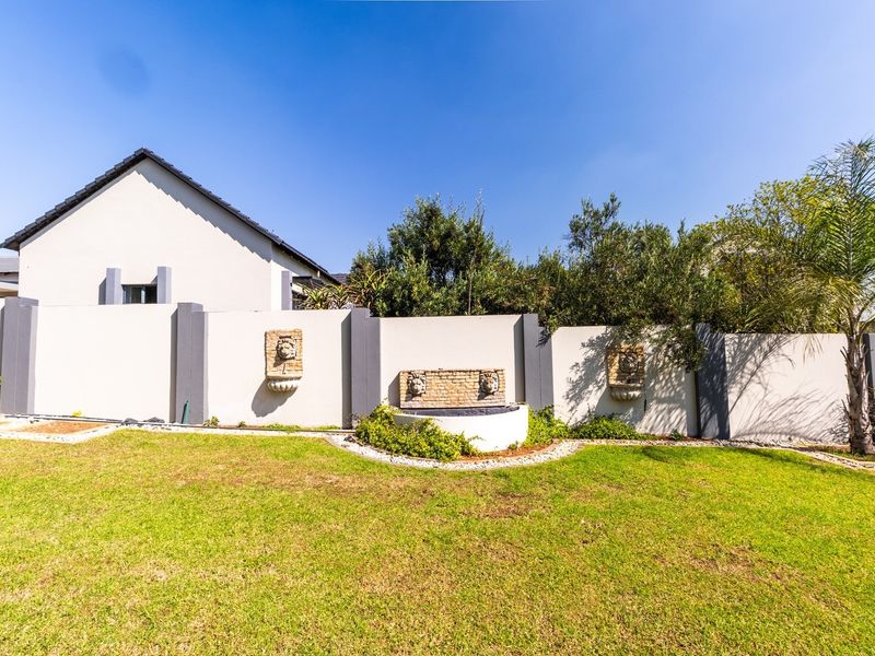 5-Bedroom Luxury Home with pool  in Copperleaf Golf Estate with Prime Fairway Views - Photo 6