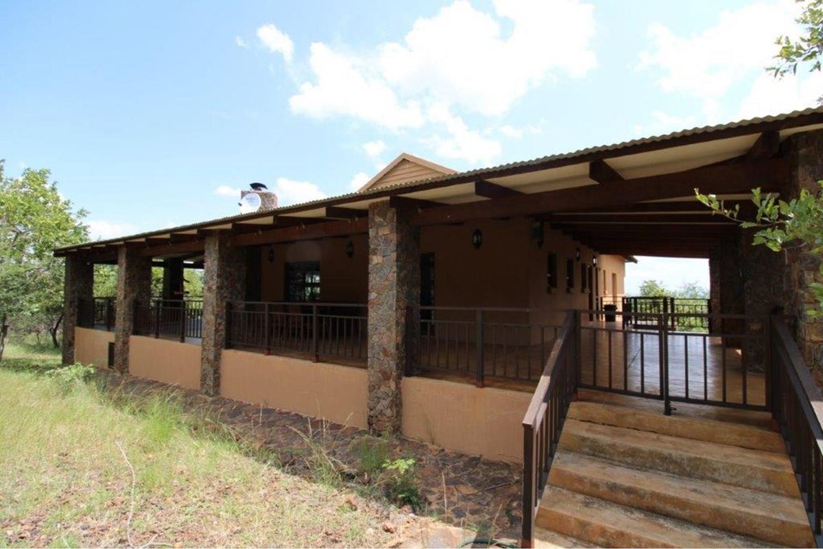 Thaba Moriri - Double story  5 bedroom house in private game reserve with breathtaking views - Photo 3