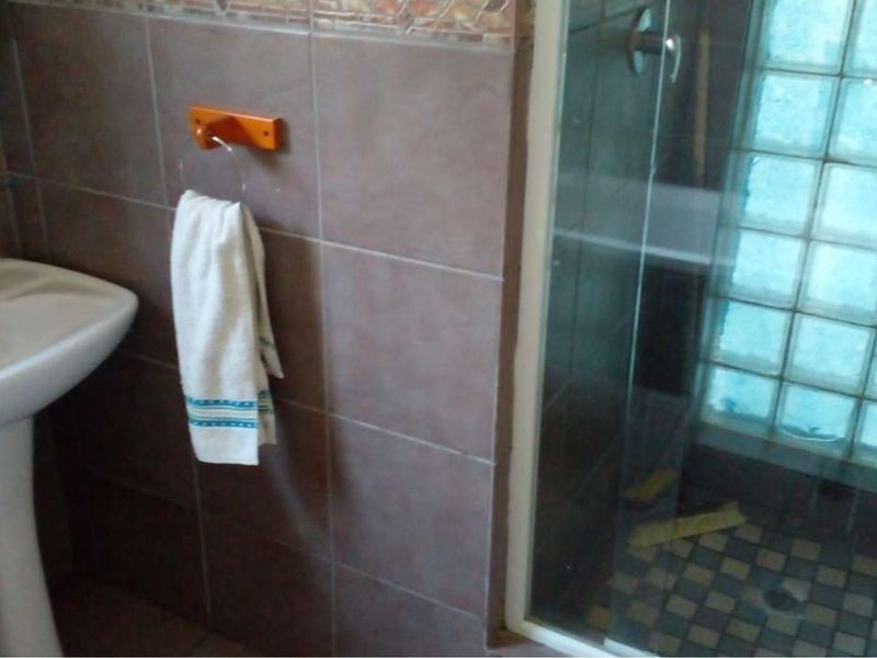 3 Bedroom, 2 Bathroom Duplex with loft in Sharonlea - Photo 10