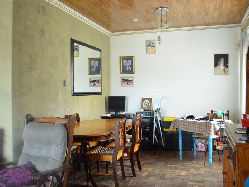 BEAUTIFUL HOME WITH GREAT POTENTIAL, LARGE STAND AND SECURITY FEATURES! - Photo 3