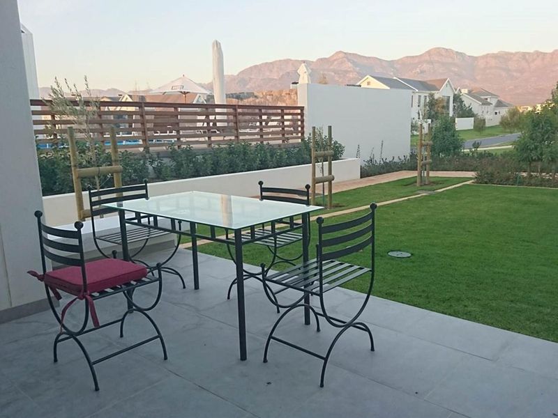 Modern Luxury Living in Val de Vie Estate - Fully Furnished Ground-Floor Apartment - Photo 5