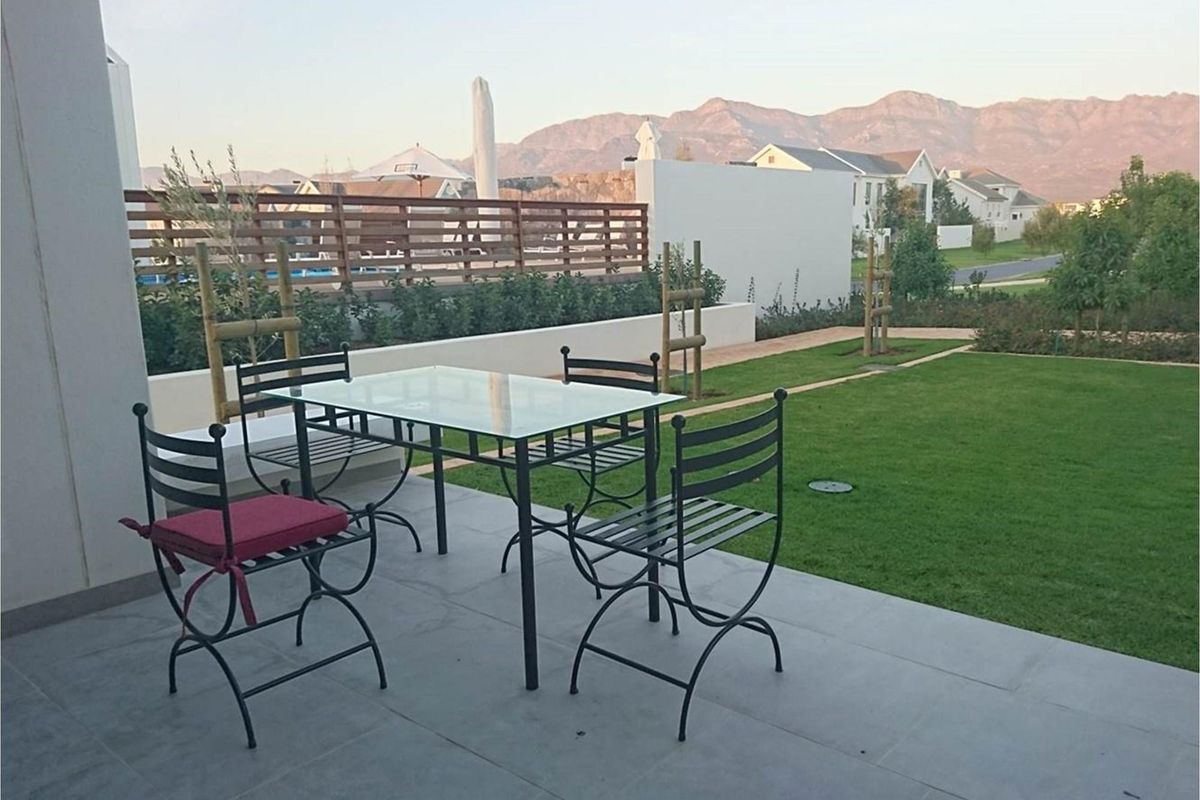 Modern Luxury Living in Val de Vie Estate - Fully Furnished Ground-Floor Apartment - Photo 5